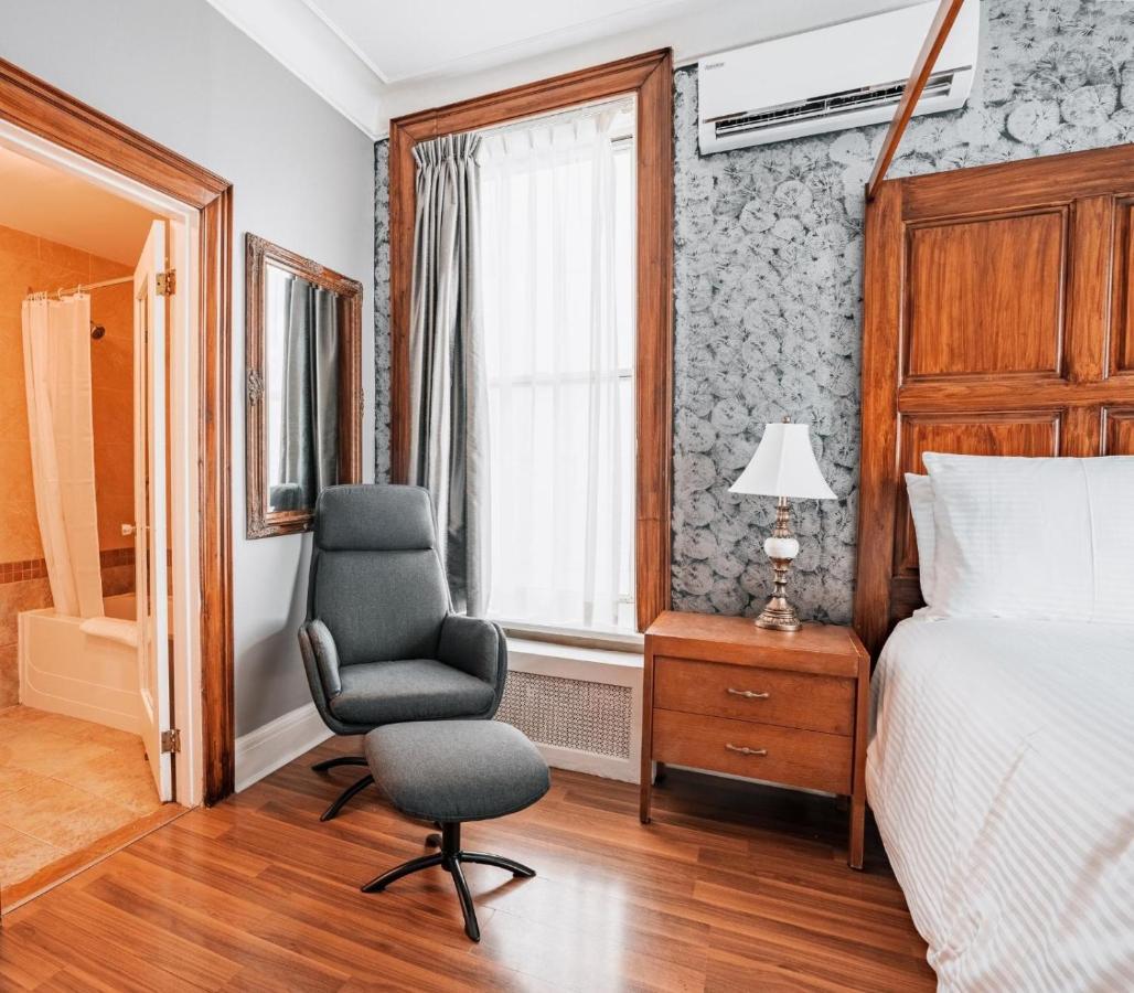Hotel De Paris Montreal Exterior photo